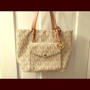 MK Michael Kors vanilla shoulder bag